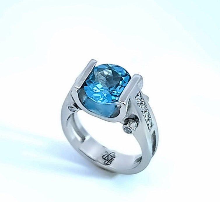 Stainless women's ring