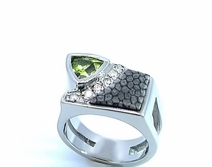 Stainless women's ring