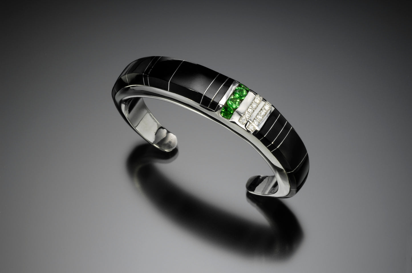 Stainless women's bracelet